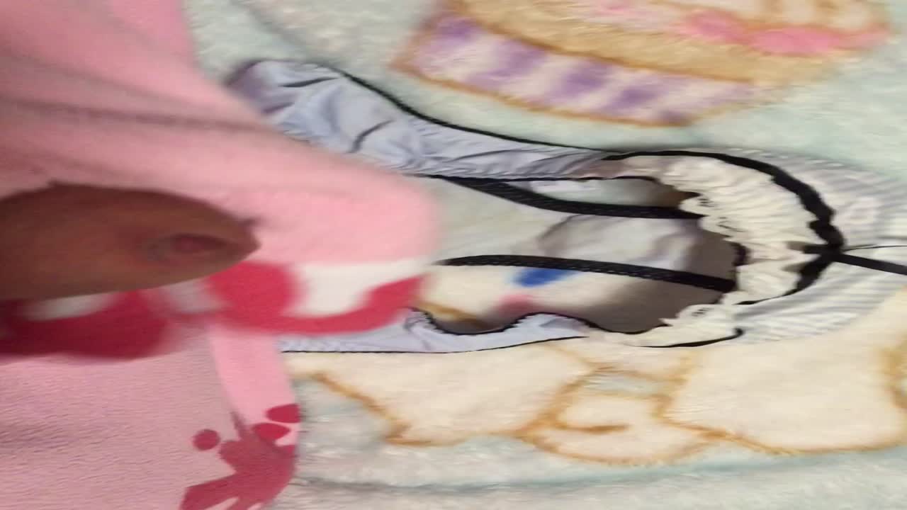 例のショーツにぶっかけ
